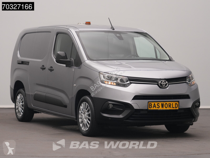 عربة نفعية Toyota Benzine L2H1 Navi Airco...