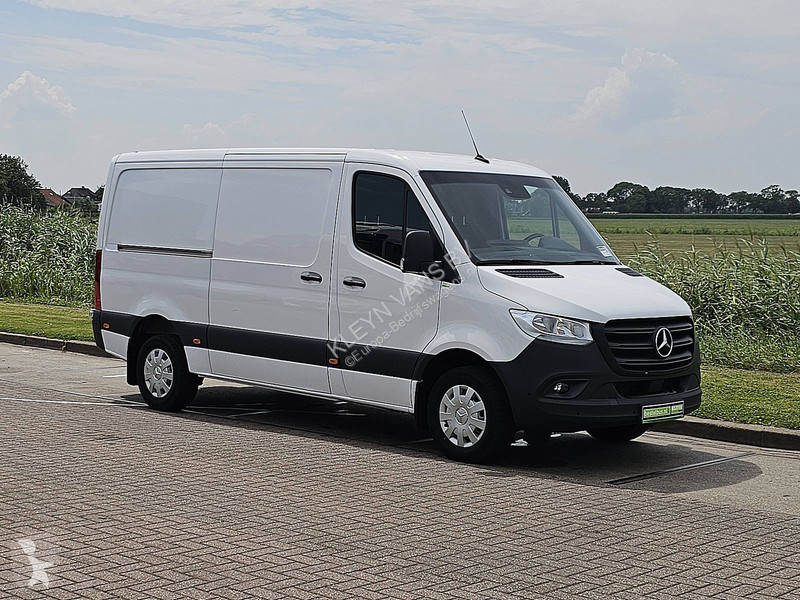 عربة نفعية Mercedes 315 L2H1 RWD Mbux AC