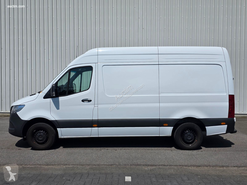 عربة نفعية Mercedes sprinter