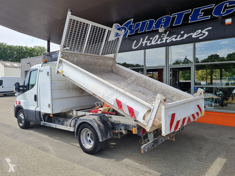 Véhicule utilitaire Iveco DAILY CCB 35C14...