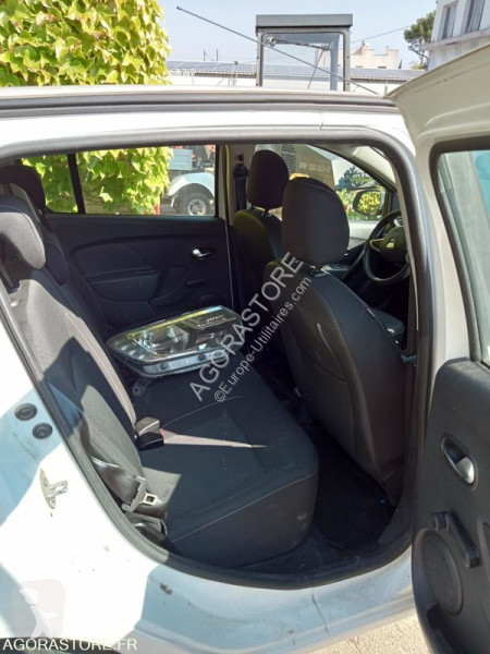 عربة نفعية Dacia SANDERO