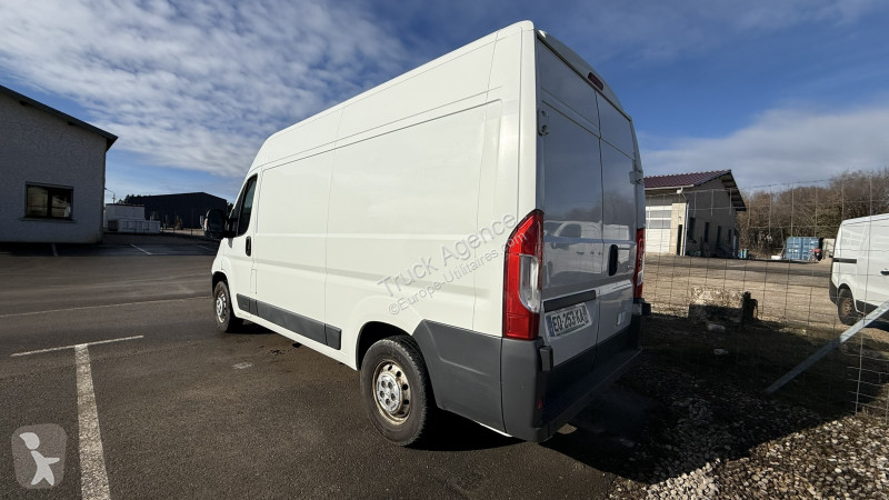 Véhicule utilitaire Peugeot