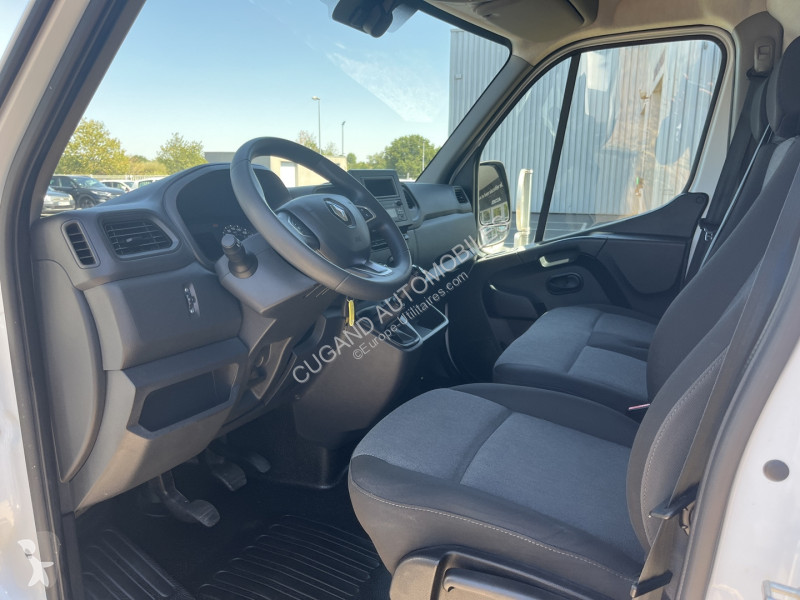 Véhicule utilitaire Renault MASTER III FG F3300...