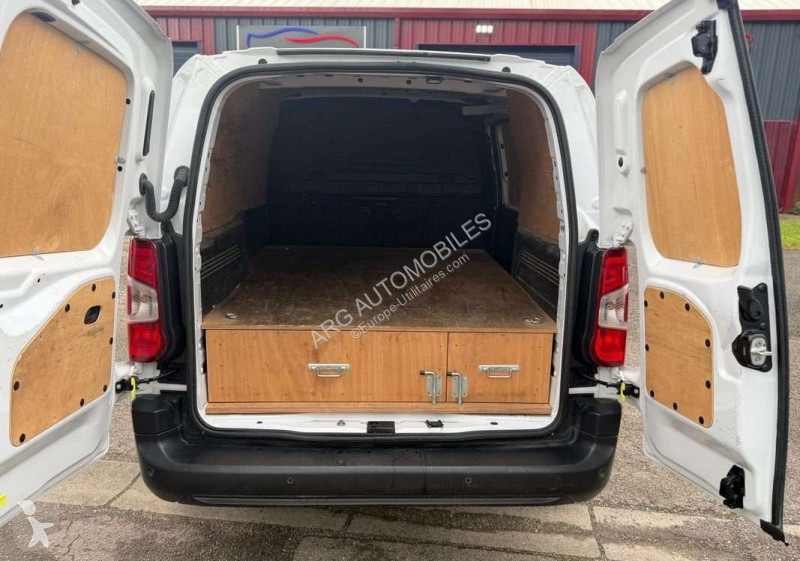 Véhicule utilitaire Peugeot