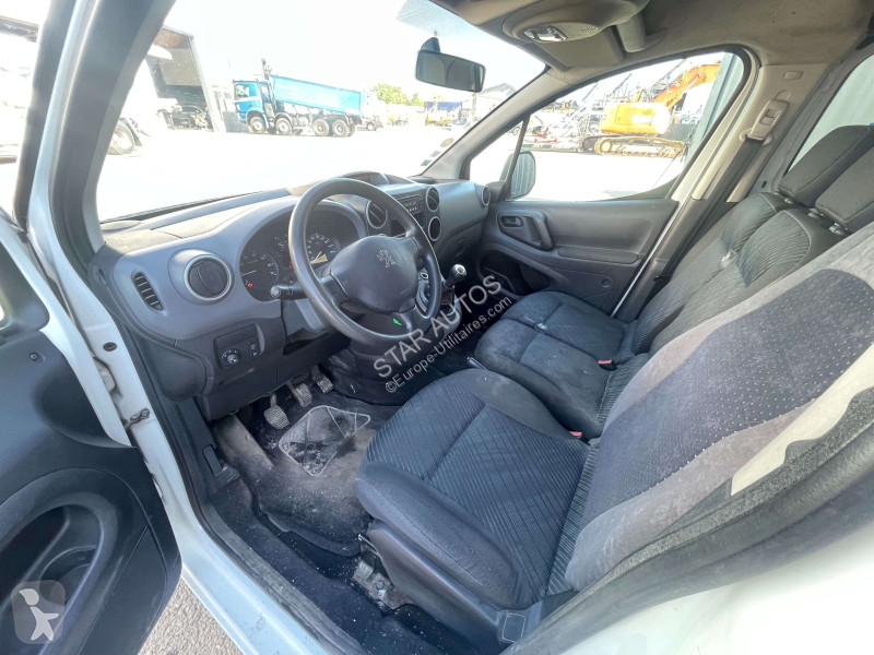 عربة نفعية Peugeot