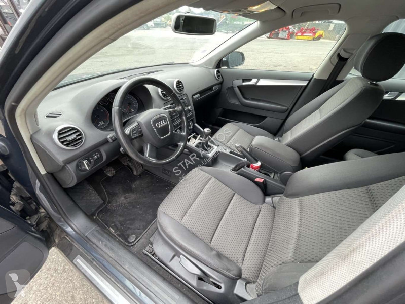 عربة نفعية Audi