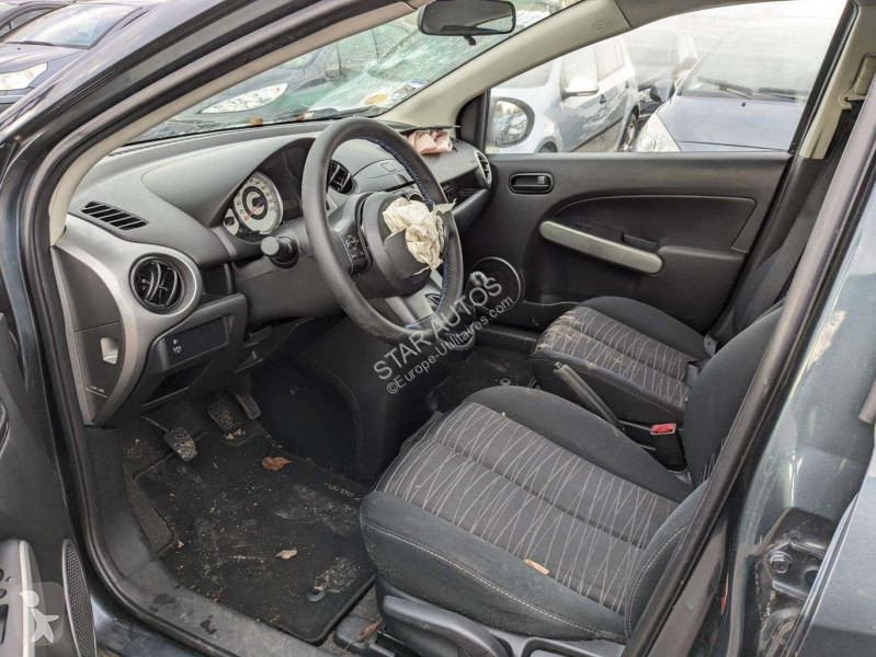 Samochód dostawczy Mazda