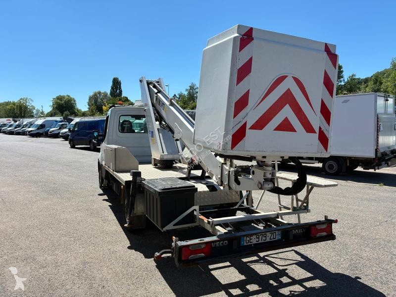 Véhicule utilitaire Iveco CCb 35S14 - NACELLE...