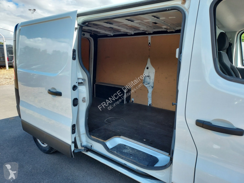 Furgoneta Renault TRAFIC III FG L2H1 3T 2.0...