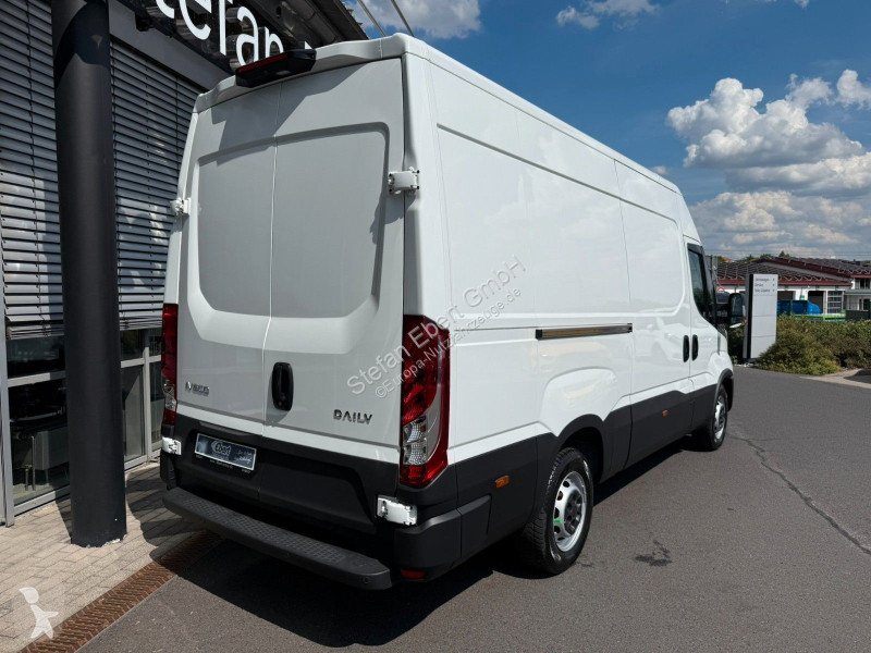 Iveco 35S16A8 V Kastenwagen *R 3520 mm*...