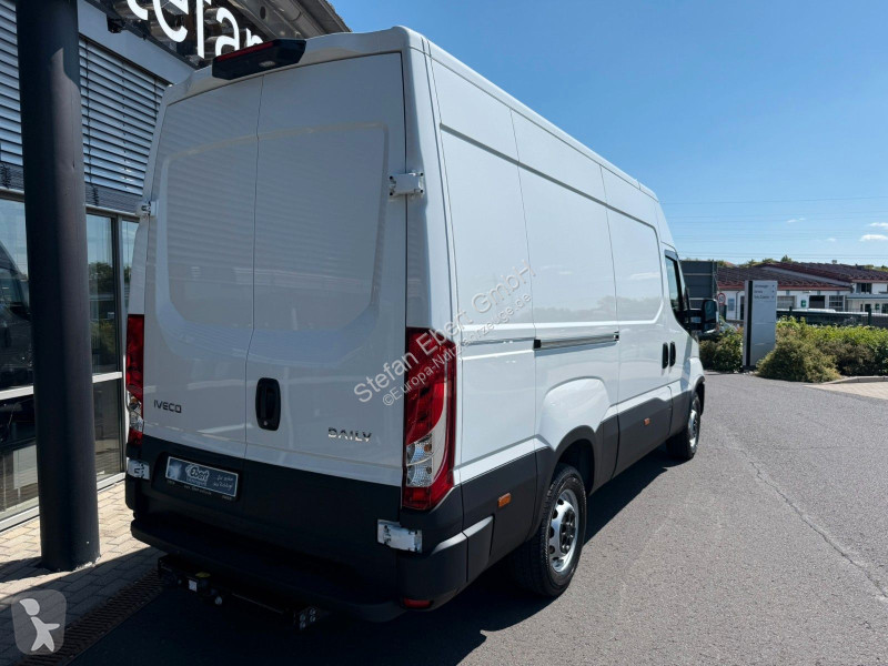 عربة نفعية Iveco 35S18HA8 V Kastenwagen *R...