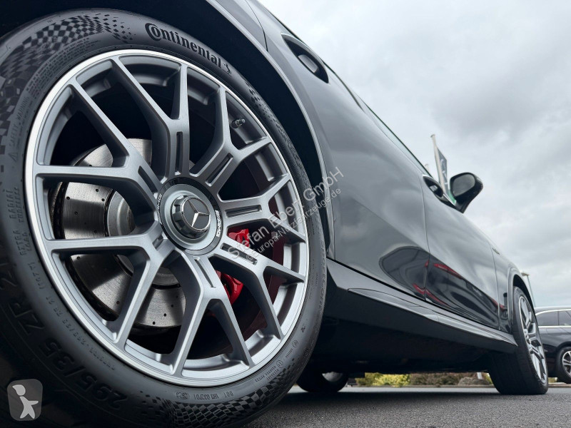 Samochód dostawczy Mercedes 63 AMG...