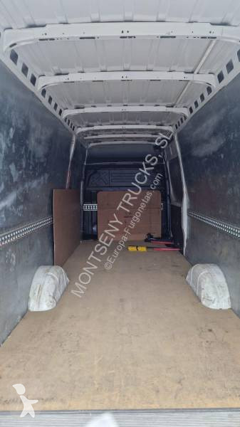 عربة نفعية Iveco