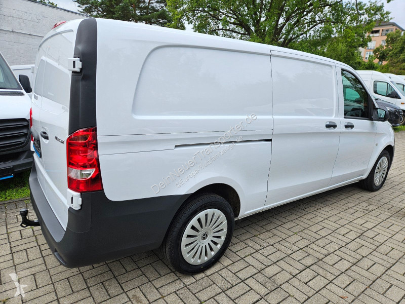 Mercedes Vito...