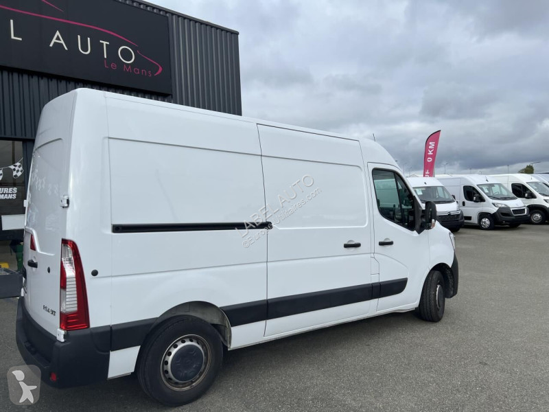 Véhicule utilitaire Renault 2.3