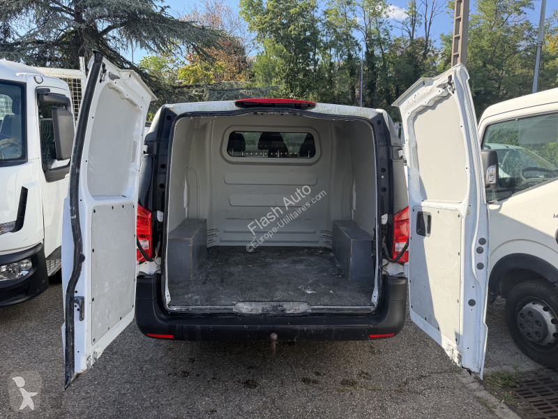 Véhicule utilitaire Mercedes VITO  111 CDI...
