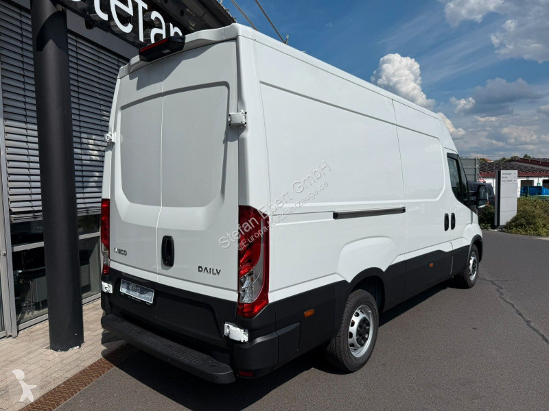 Furgoneta Iveco 35S16H3.0A8 V Y ASC-Ausbau...