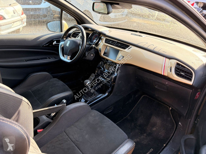 DS 3 Cabrio Performance 1.6 THP 208 / EK038...