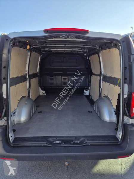 عربة نفعية Mercedes Vito