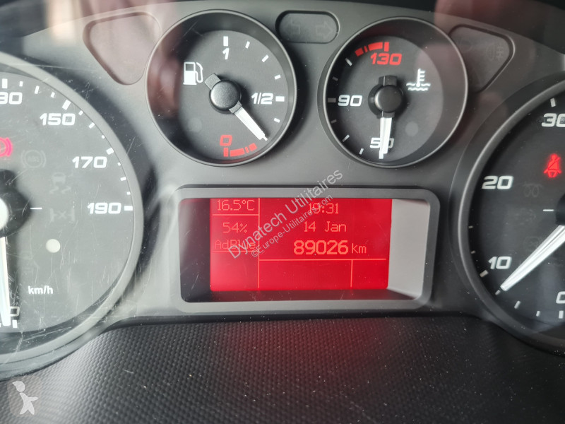 Véhicule utilitaire Iveco DAILY 35S FG 35S14 V12