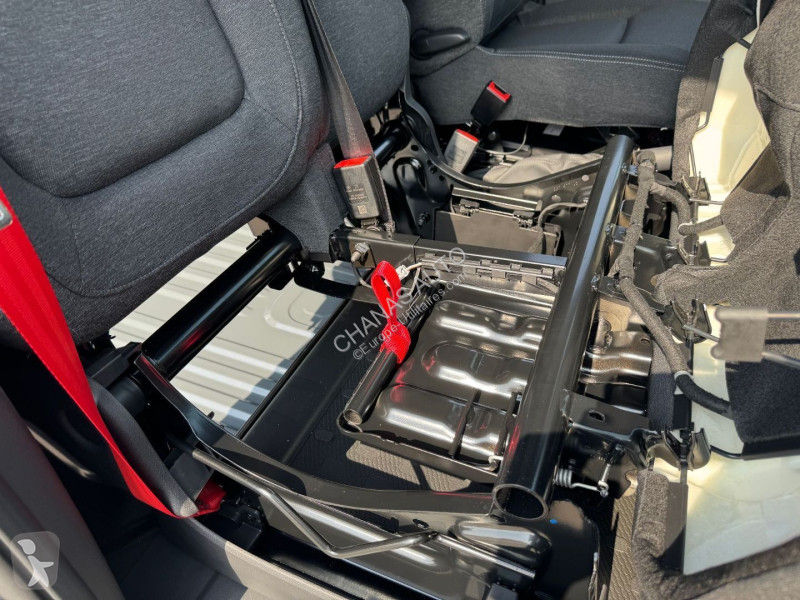 Bedrijfswagen Renault L2H1 3T DCI 150 RED...