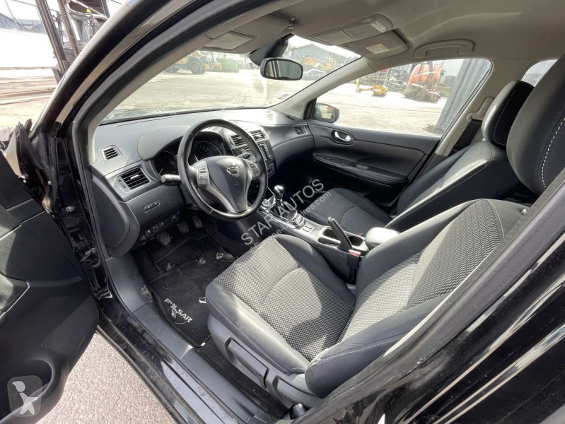 عربة نفعية Nissan