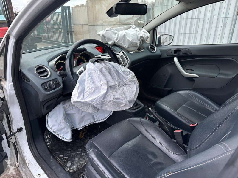 عربة نفعية Ford