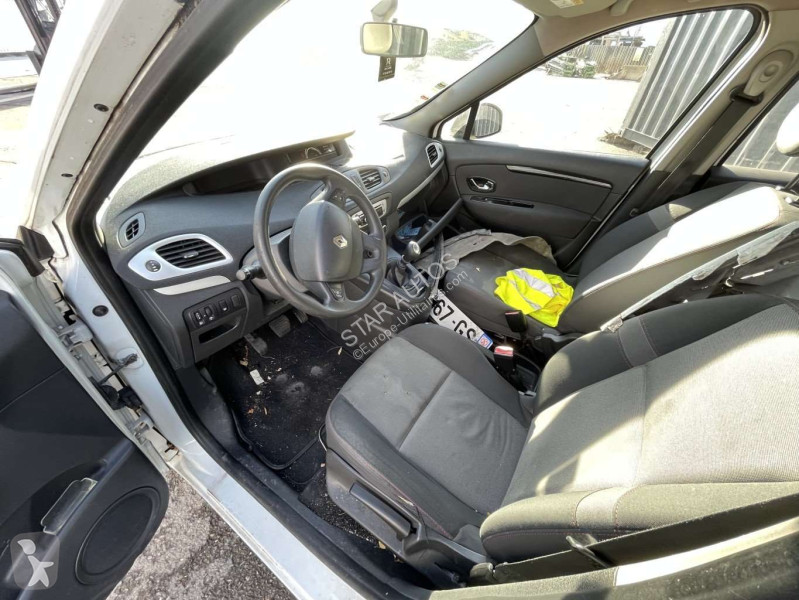 عربة نفعية Renault