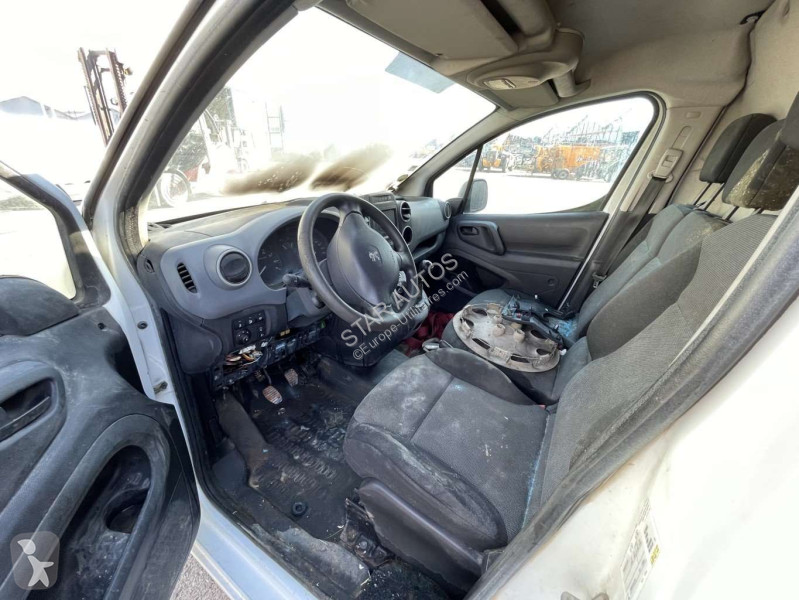 عربة نفعية Peugeot