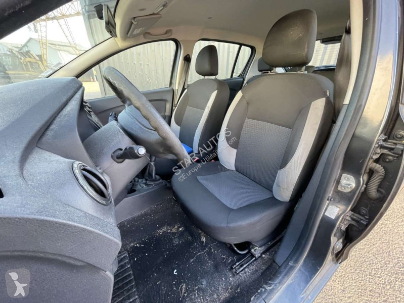 عربة نفعية Dacia
