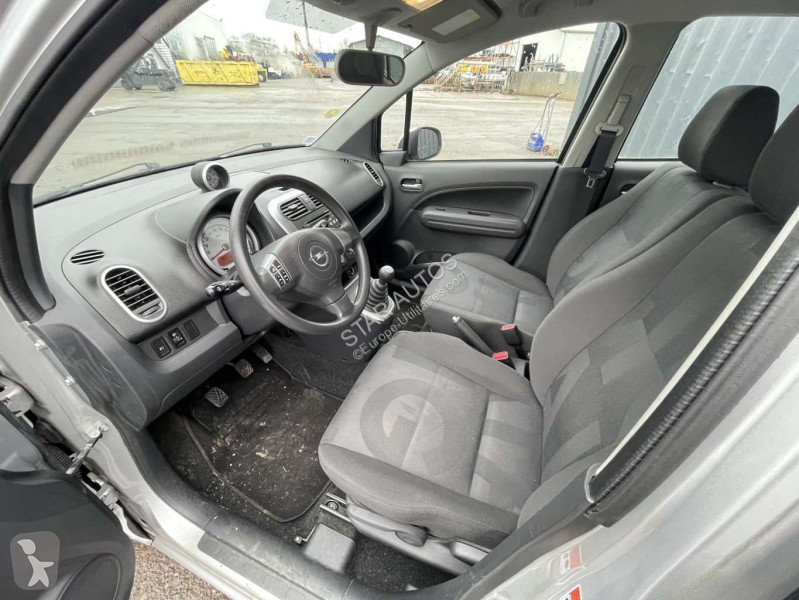 Véhicule utilitaire Opel