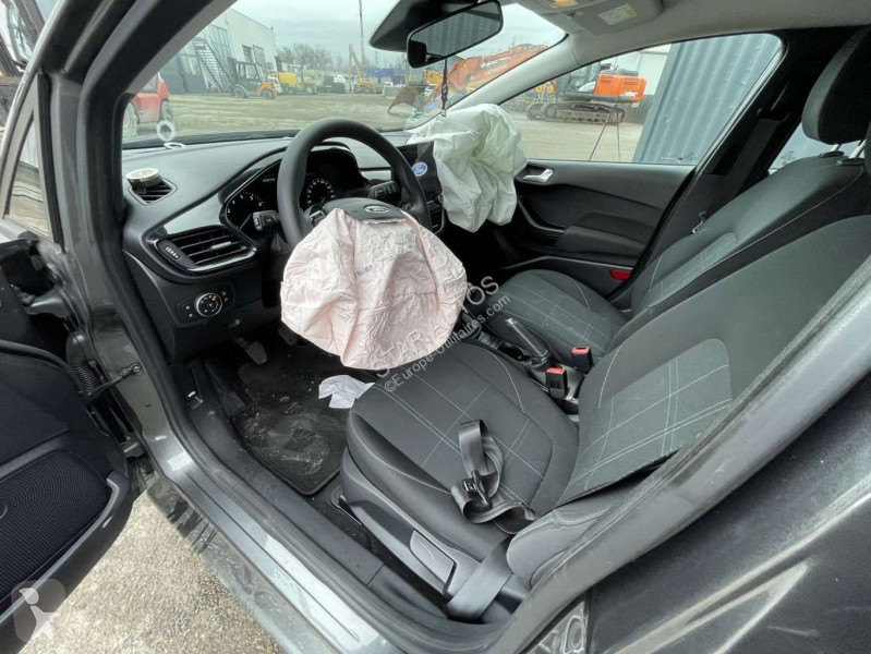 Véhicule utilitaire Ford