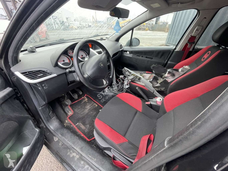 عربة نفعية Peugeot