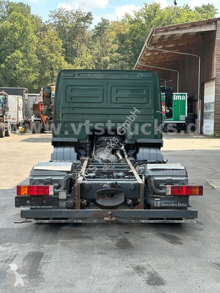 Mercedes 822 L Fahrgestell Transporter