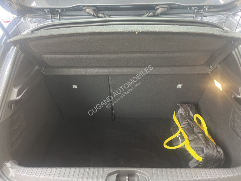 Véhicule utilitaire Renault CLIO V 1.6 E-TECH...