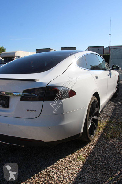 Furgoneta Tesla P85+