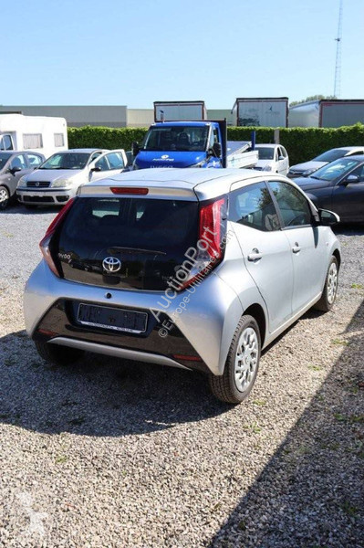 Autoutilitară Toyota