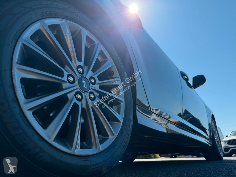 Samochód dostawczy Ford Turnier...