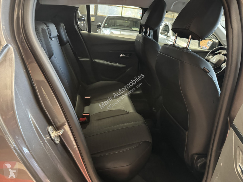 Samochód dostawczy Peugeot 208