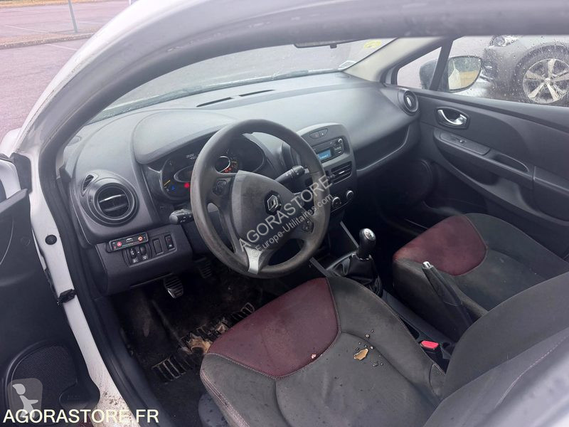 عربة نفعية Renault CLIO