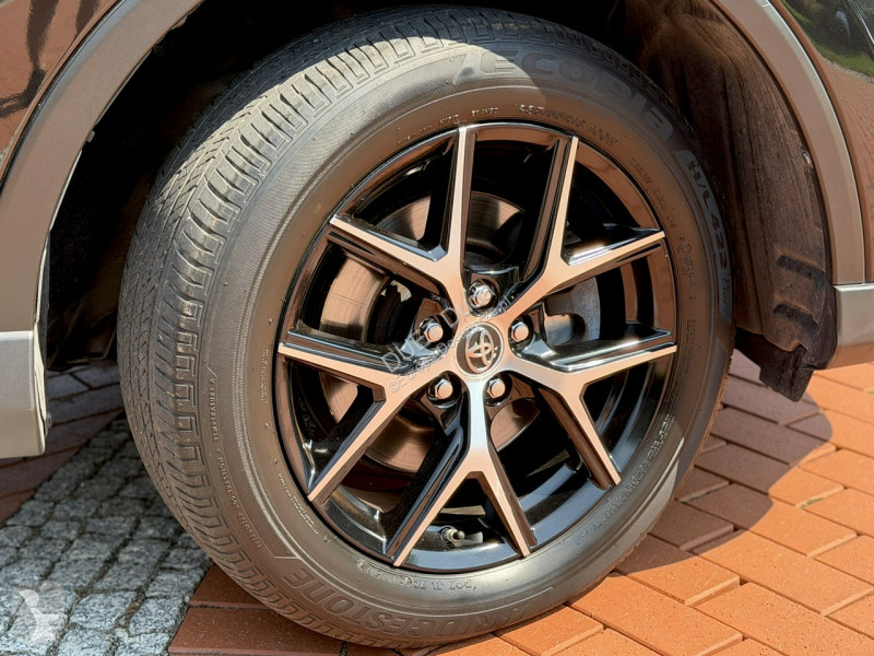 Samochód dostawczy Toyota RAV-4