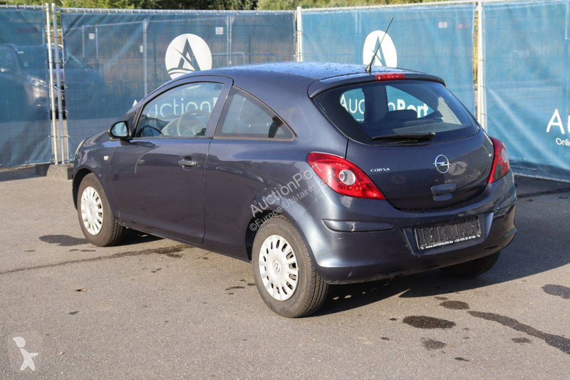 عربة نفعية Opel