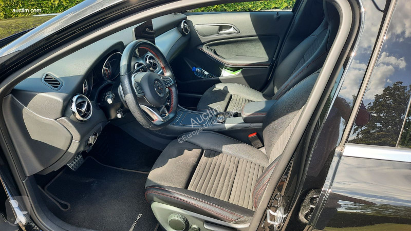 عربة نفعية Mercedes gla 180