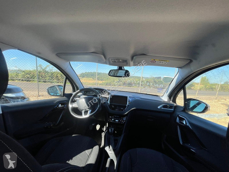عربة نفعية Peugeot 1.2i PureTech 82 / DV477
