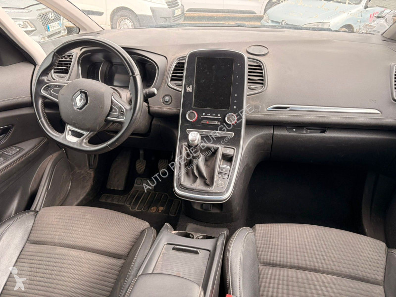 Véhicule utilitaire Renault Scénic IV 1.3 TCe...