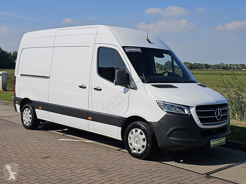 Užitkové vozidlo Mercedes 315 L2H2 LED Mbux10 AC!
