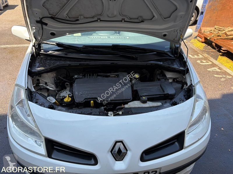 عربة نفعية Renault CLIO