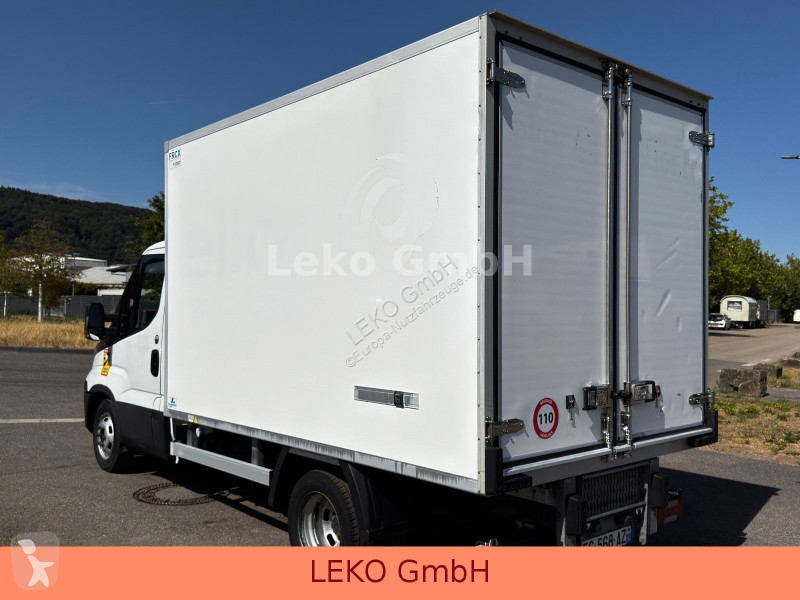 Furgoneta Iveco 35C12 Mit Carrier Xr 350