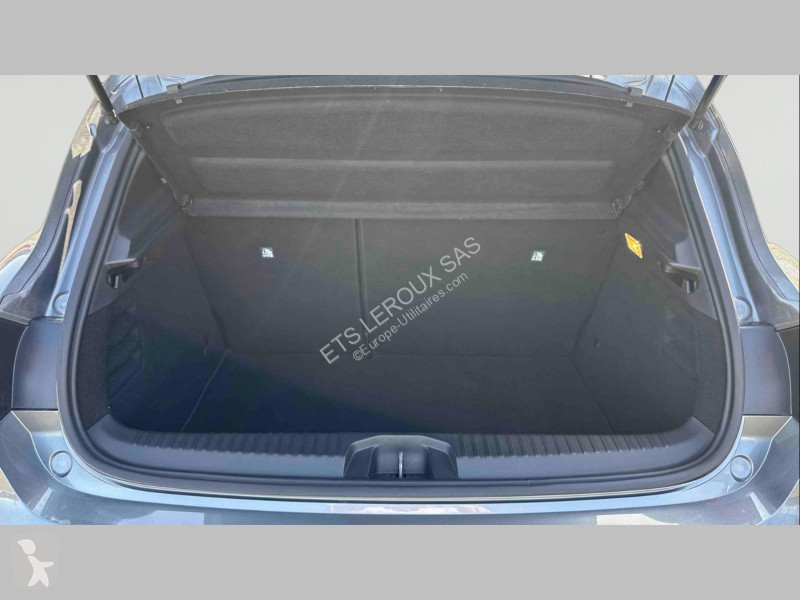 عربة نفعية Renault CLIO V