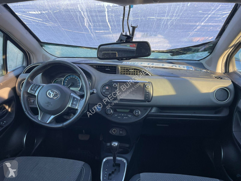 عربة نفعية Toyota TOYOTA III 1.2 100 Hybride...